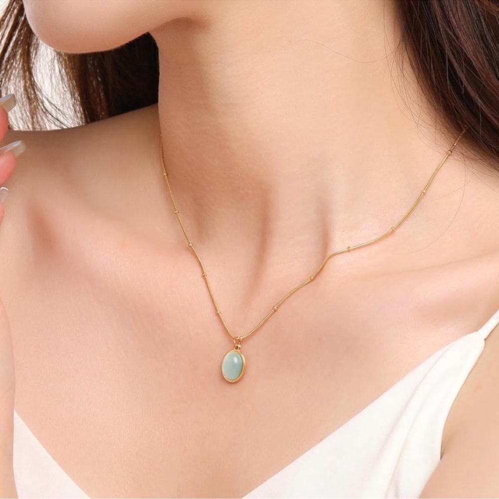 Oceanic Opulence: 18k Gold Plated Blue Glass Stone Necklace